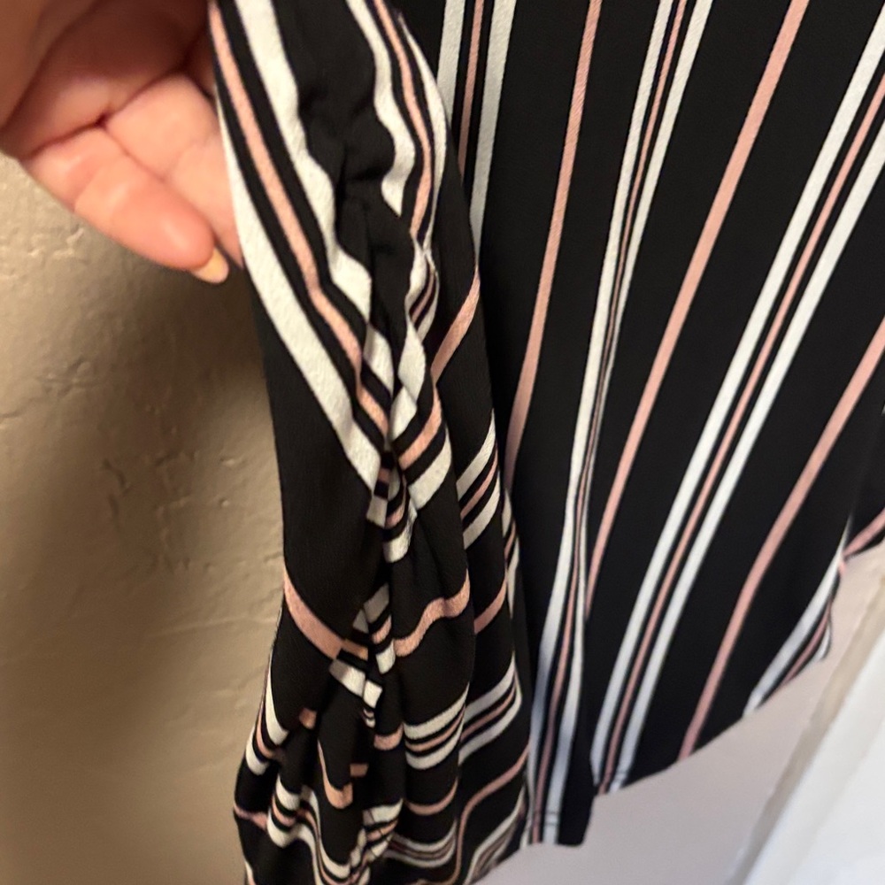 Striped Black and White Women's Top 🆕 - Picture 4 of 4